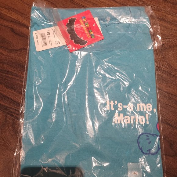 UNIQLO Super Mario Nintendo Graphic T-Shirt Mario - Picture 1 of 1